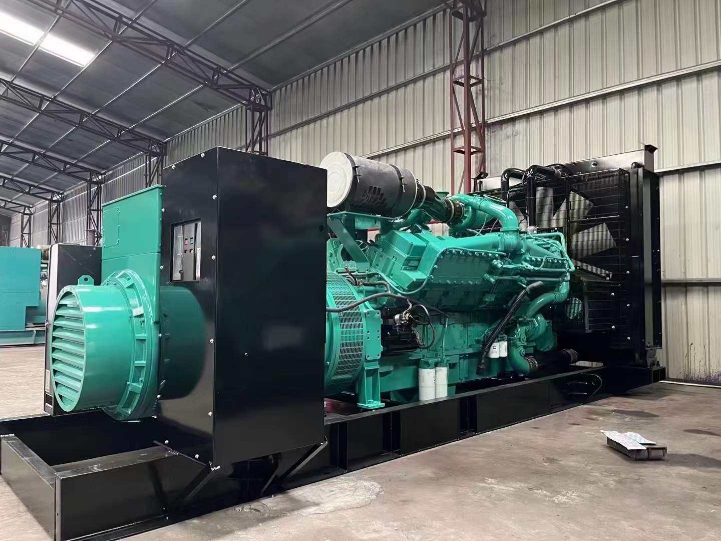 建平如何降低 800kW 柴油发电机输出电流的波动？
