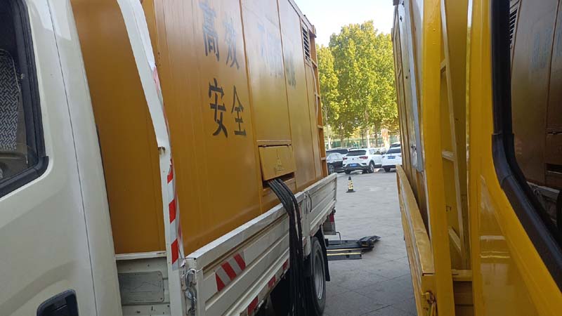建平如何判断柴油发电机组和UPS电源的切换时间是否符合要求？