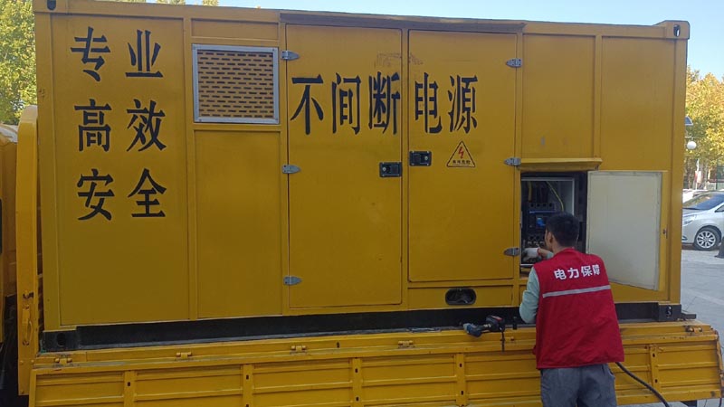 建平柴油发电机组和UPS电源配合使用时，如何避免切换过程中的电力中断？